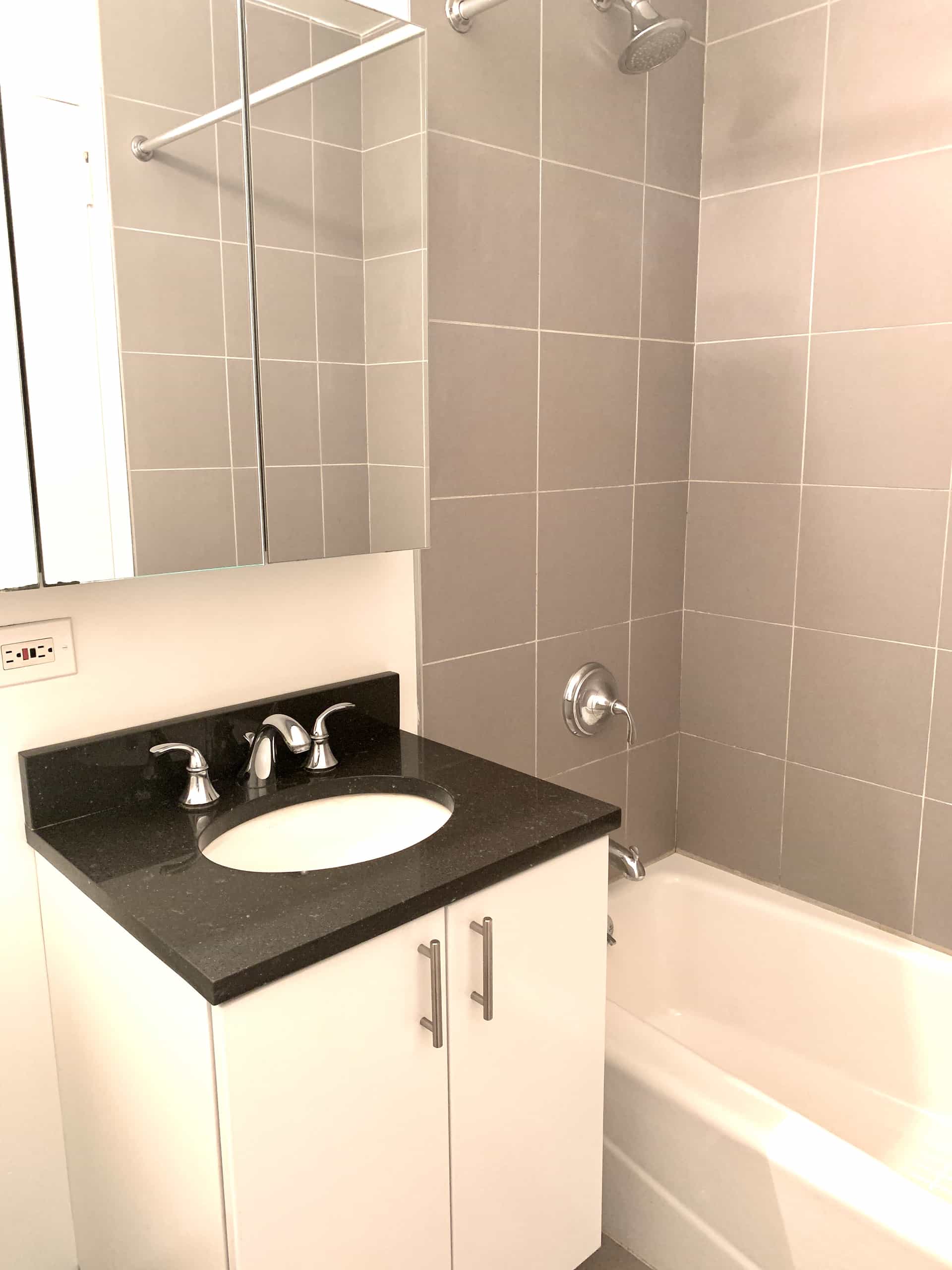 520 West   43 Street #27D, Manhattan, NY 10036 5
