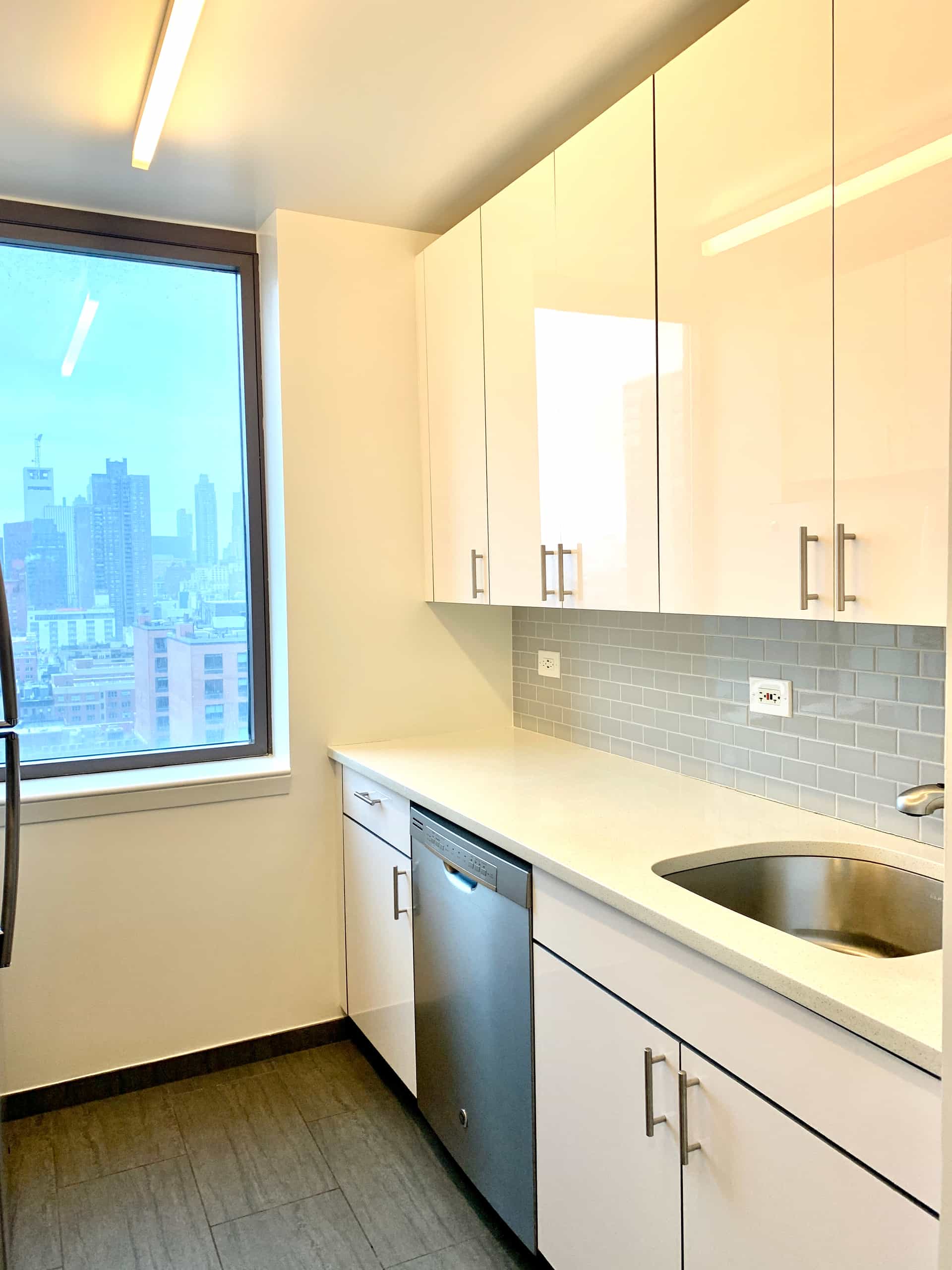 520 West   43 Street #27D, Manhattan, NY 10036 3
