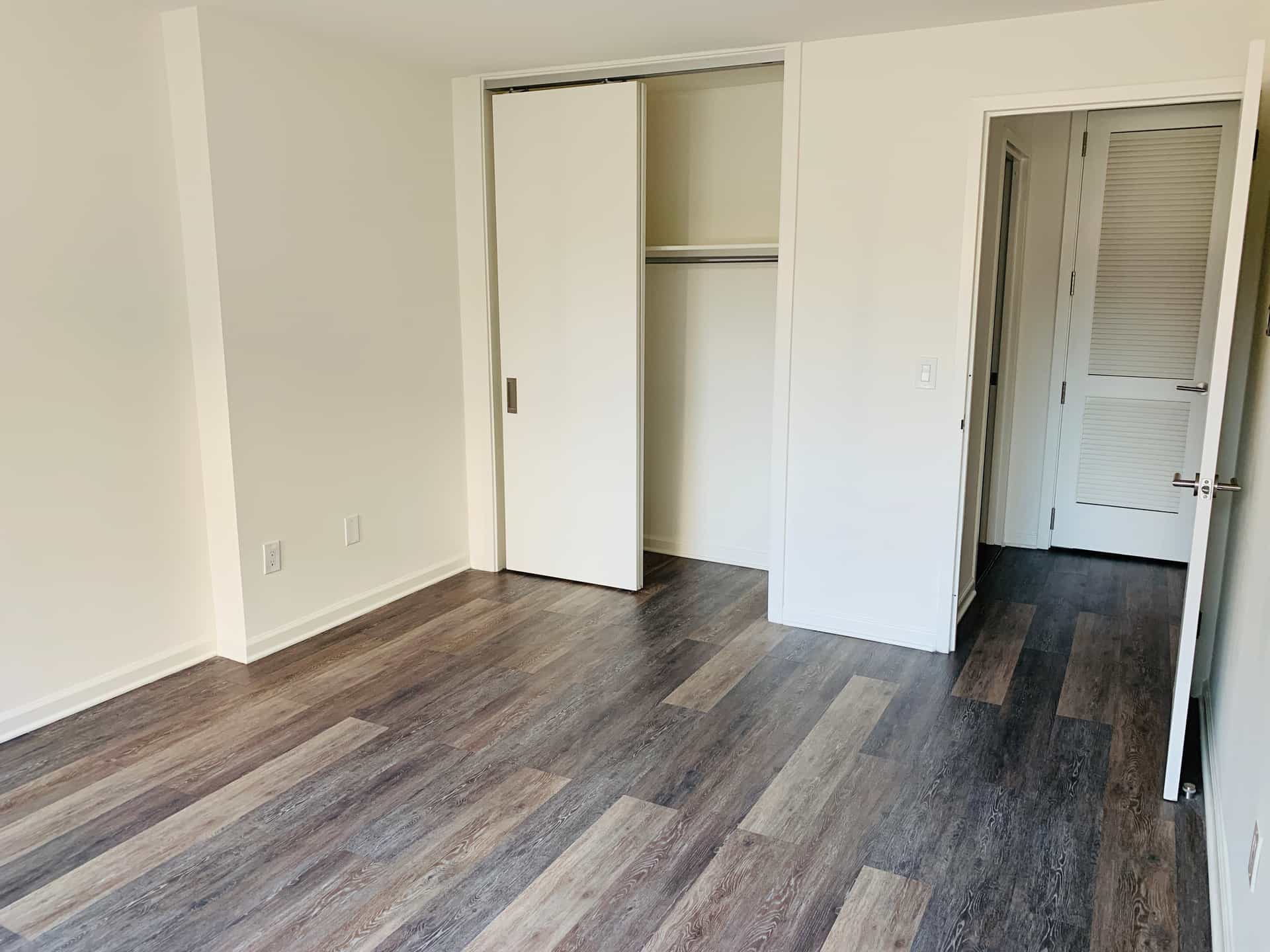 520 West   43 Street #2L, Manhattan, NY 10036 4