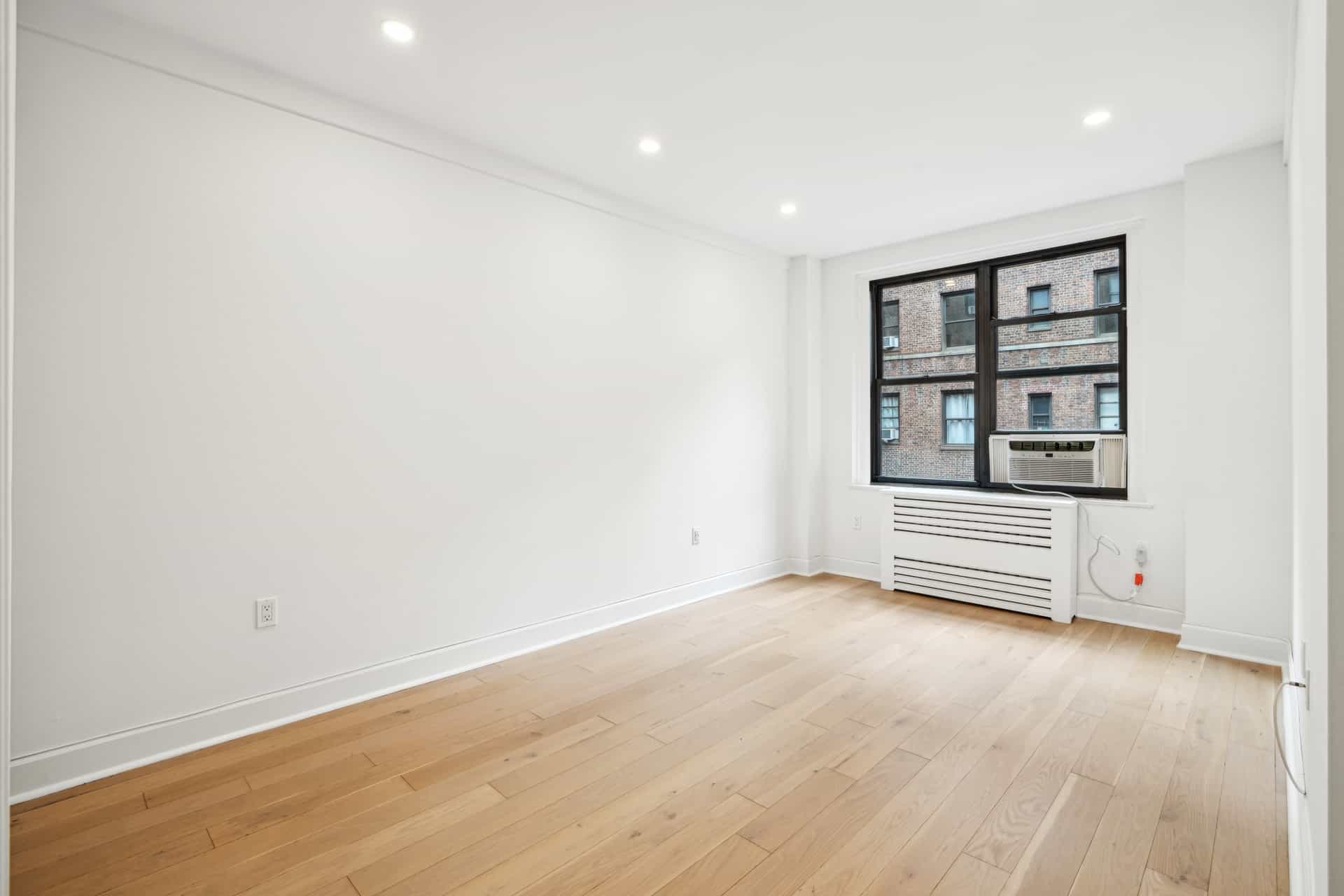 160 East 48 Street #8J-1, Manhattan, NY 10017 3