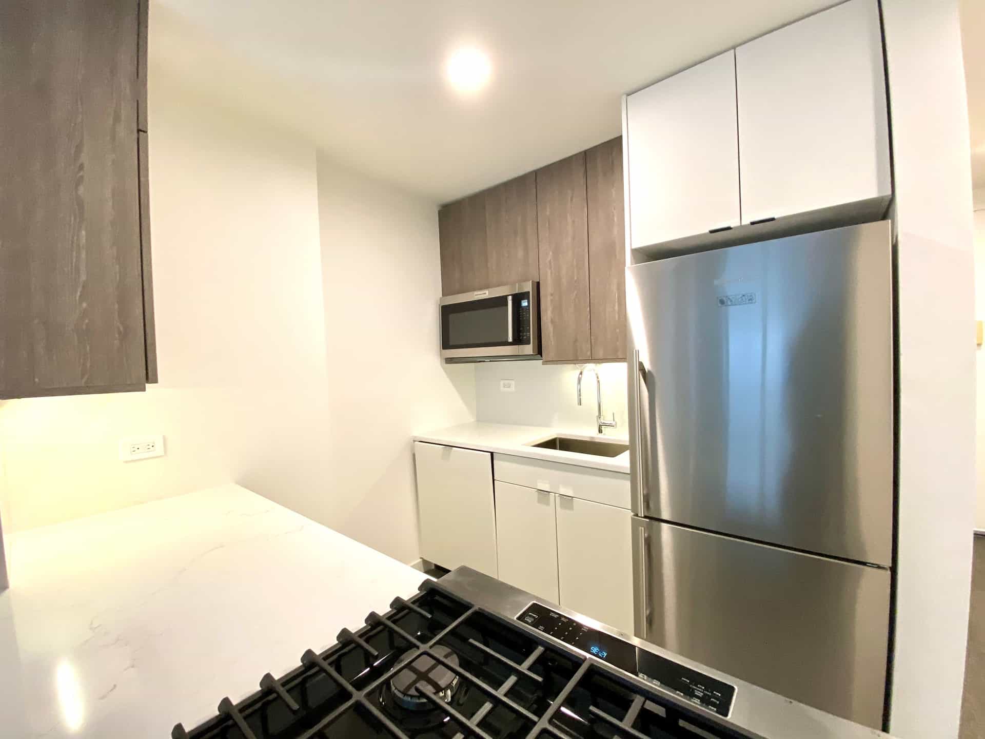520 West   43 Street #3B, Manhattan, NY 10036 3