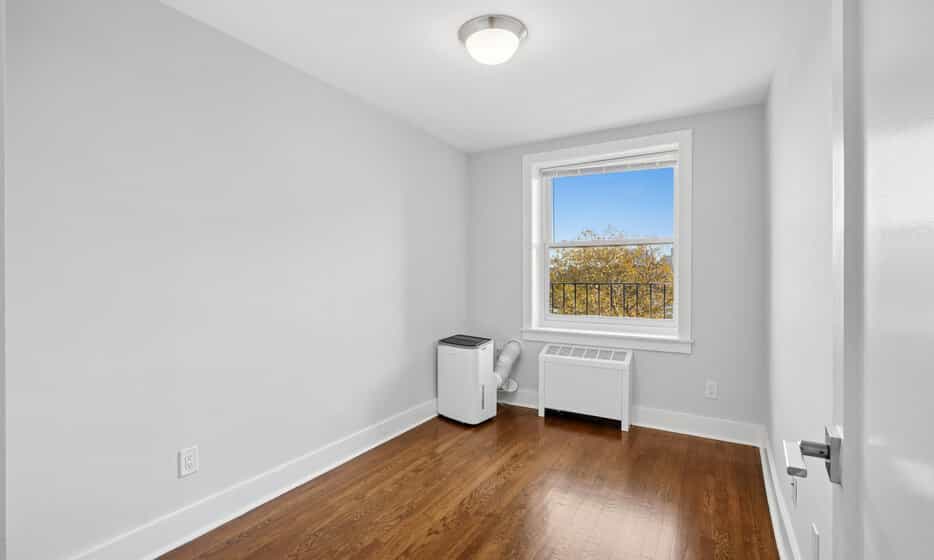 20-12 Seagirt Boulevard #02A, Queens, NY 11691 4