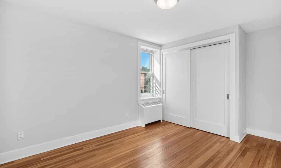20-27 Seagirt Boulevard #04C, Queens, NY 11691 4