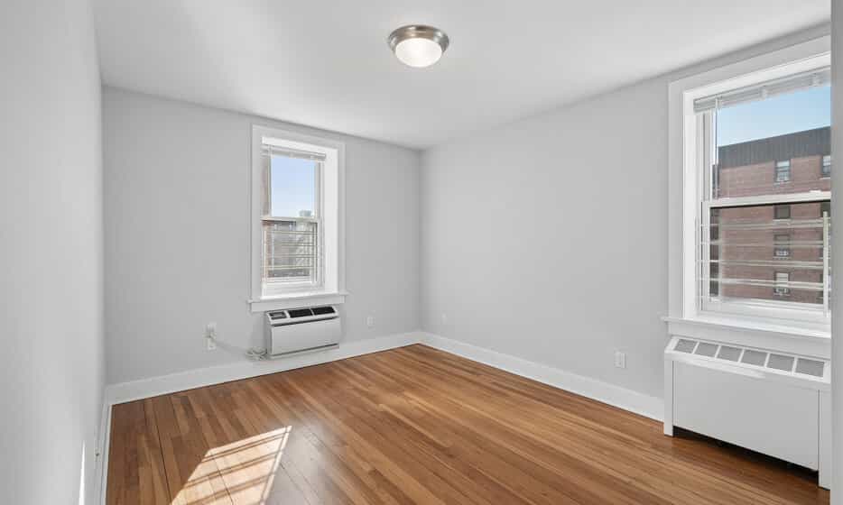 20-27 Seagirt Boulevard #04C, Queens, NY 11691 3