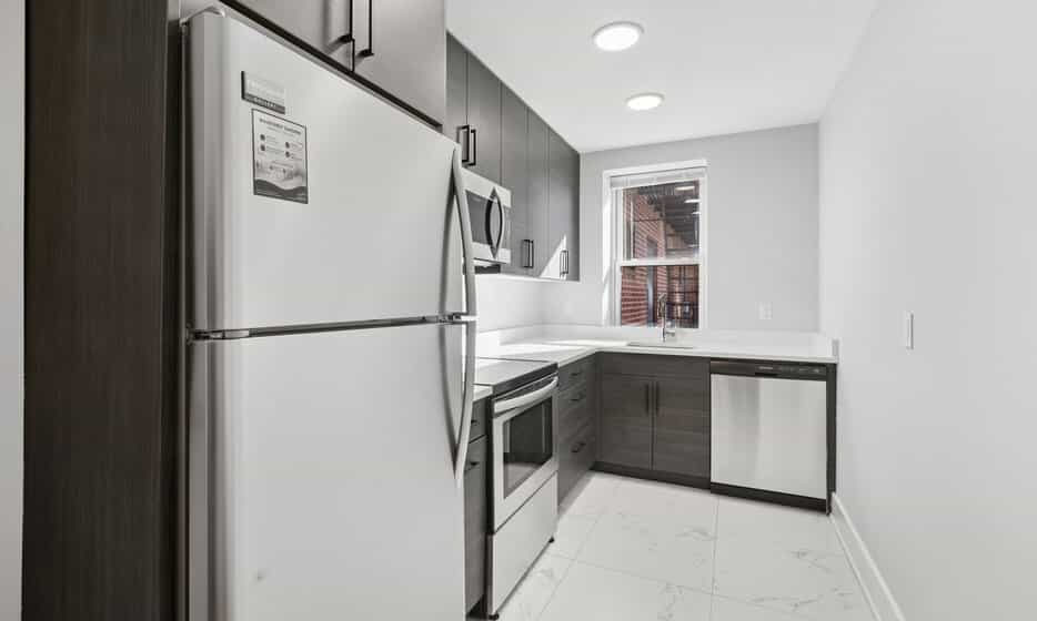 20-27 Seagirt Boulevard #04C, Queens, NY 11691 2