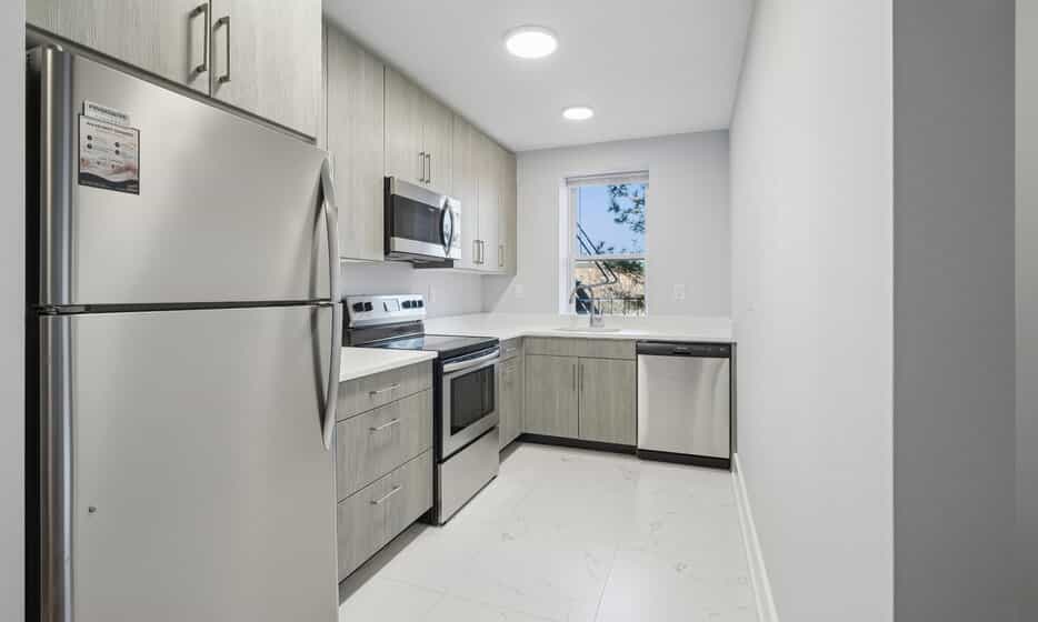 2046 Seagirt Blvd #04E, Queens, NY 11691 2