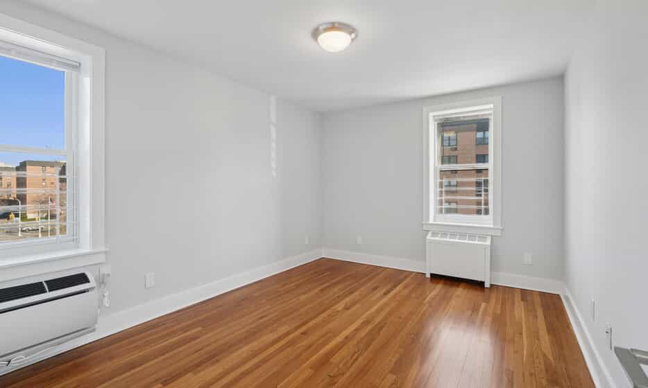 2046 Seagirt Blvd #04E, Queens, NY 11691 4