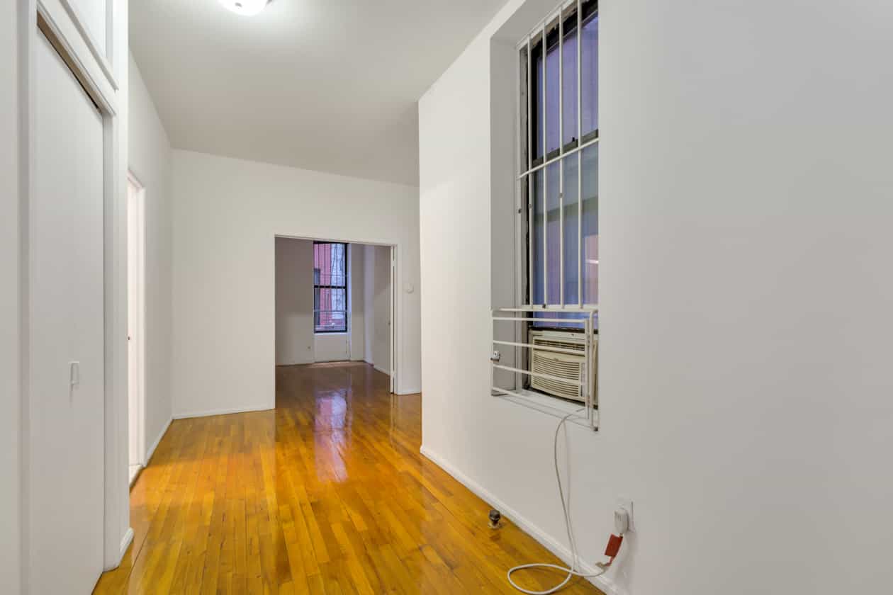 358 W 45 St #D, Manhattan, NY 10036 5