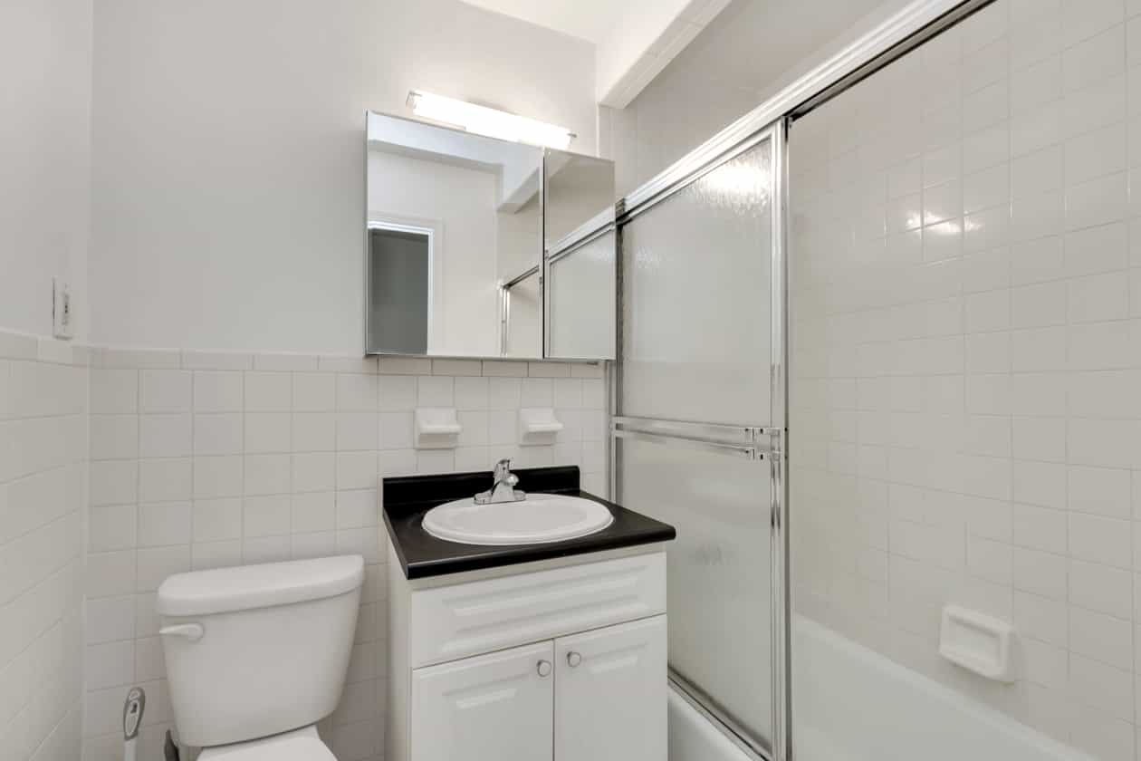 358 W 45 St #D, Manhattan, NY 10036 3