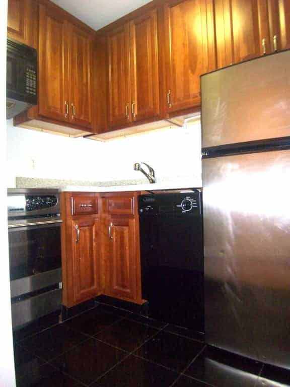 525 West 49 Street #2B, Manhattan, NY 10019 3