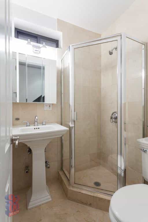 40 Avenue B #3W, Manhattan, NY 10009 5