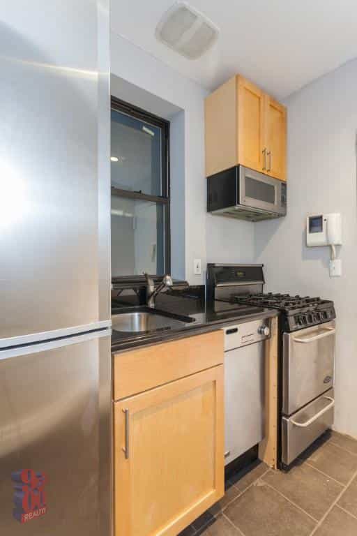40 Avenue B #3W, Manhattan, NY 10009 4