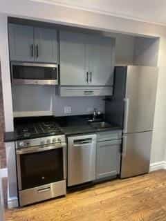 566 Hudson Street #1, Manhattan, NY 10014 3