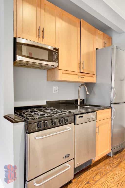 202 East 13 Street #3F, Manhattan, NY 10003 4