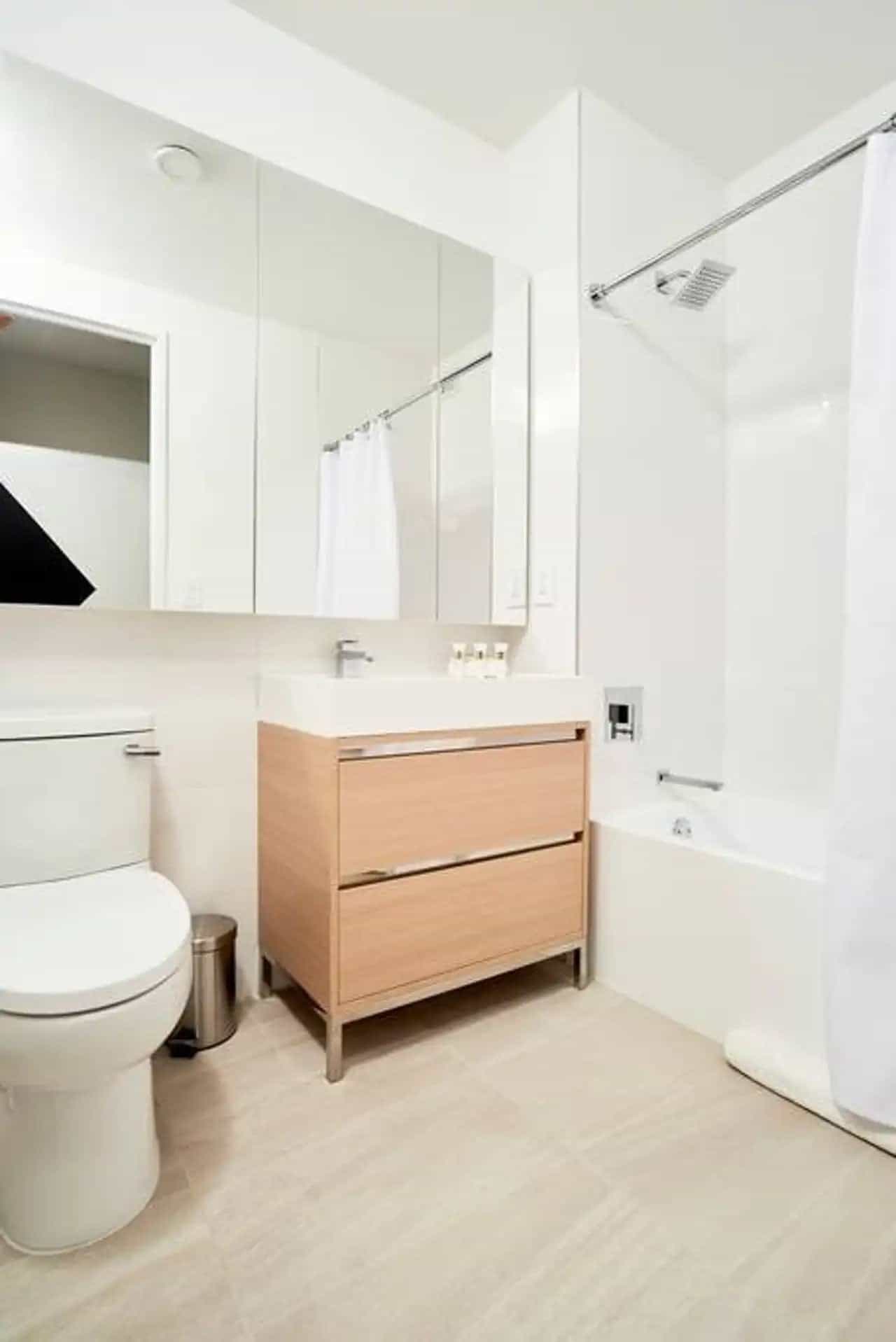 87 South Street #2401, Manhattan, NY 10038 2