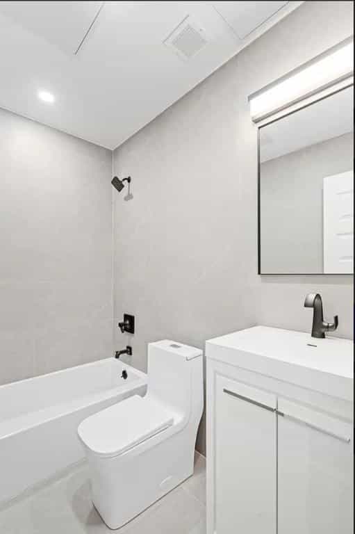 45-29 47 Street #5A, Queens, NY 11377 3