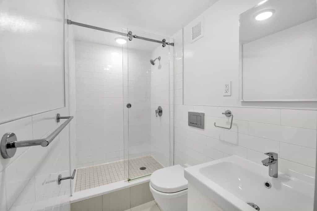 220 East 22 Street #GLE, Manhattan, NY 10010 3