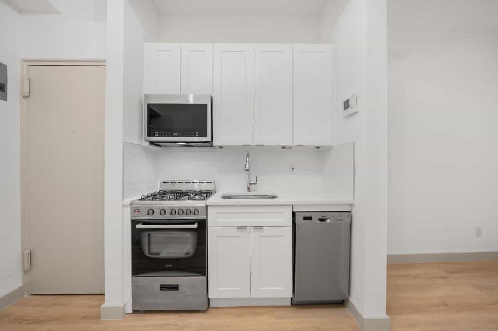 308 W 82 St #2B, Manhattan, NY 10024 2