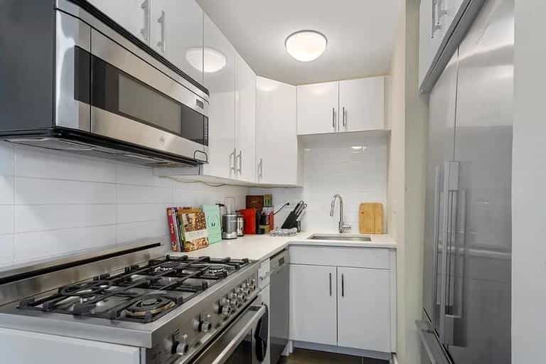 330 East 38 Street #50I, Manhattan, NY 10016 3