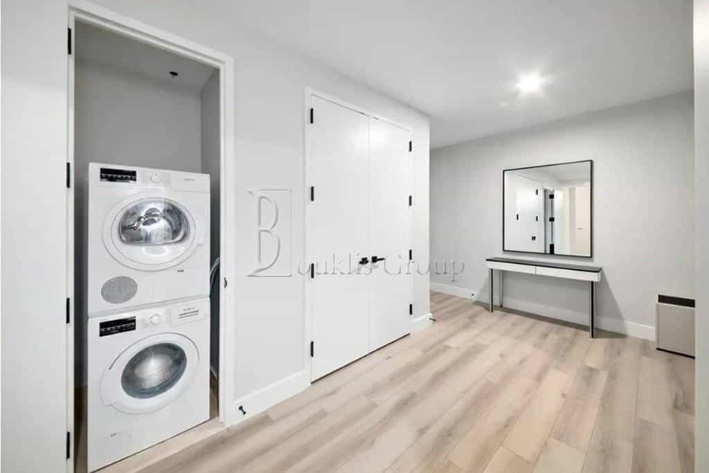 95 Wall St. in Financial District 95 Wall Street #1219, Manhattan, NY 10005 4