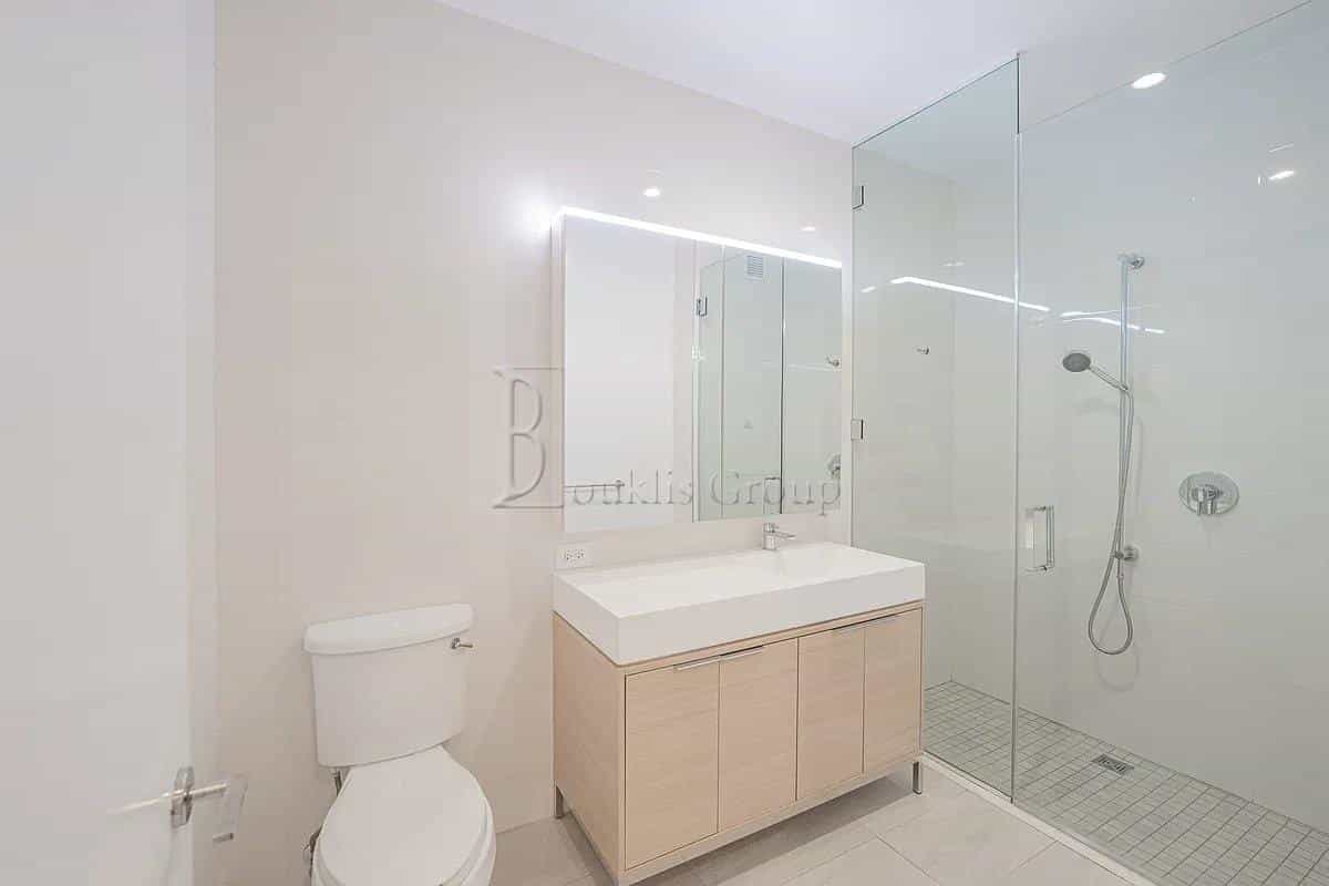 180 Water Street #13M, Manhattan, NY 10038 3