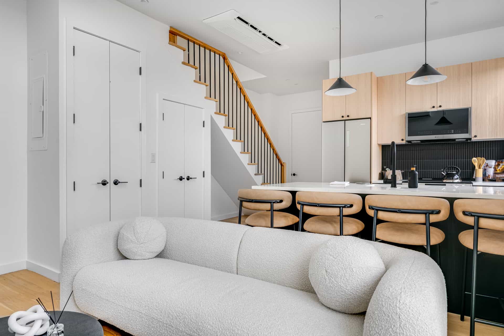 11-34 35 Avenue #524, Queens, NY 11106 4