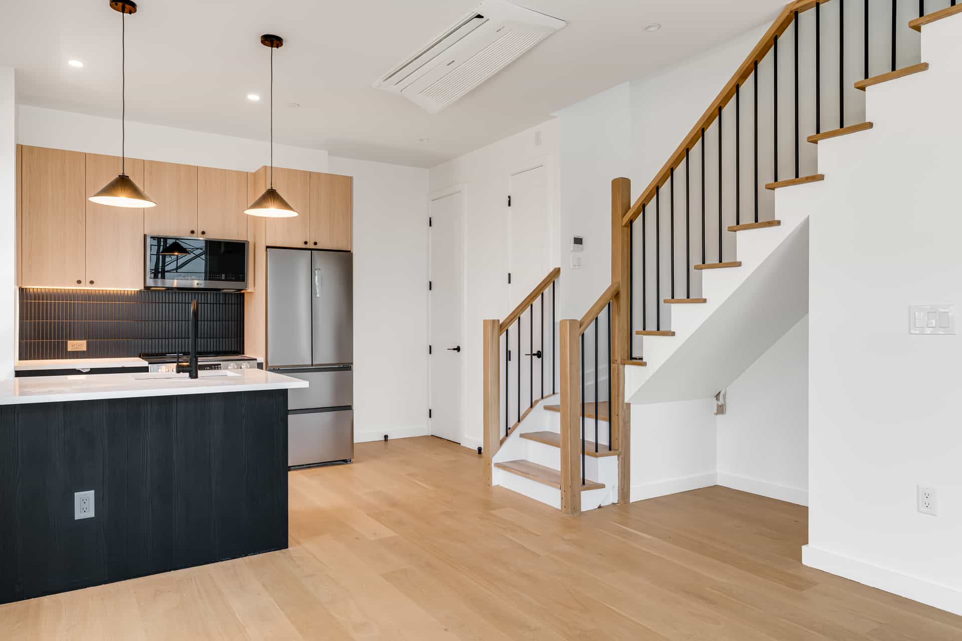 11-34 35 Avenue #720, Queens, NY 11106 2