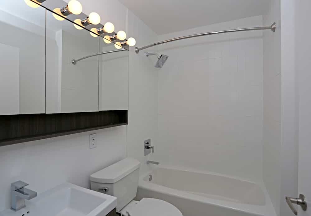Midwest Court 410 West 53 Street #515, Manhattan, NY 10019 2