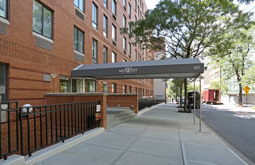 Midwest Court 410 West 53 Street #628, Manhattan, NY 10019 3