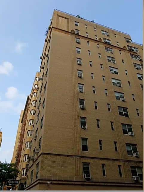 139 East 35 Street - Image 1