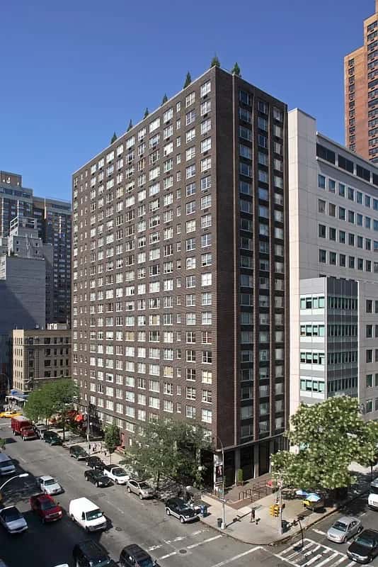 166 East 34 Street - Image 1