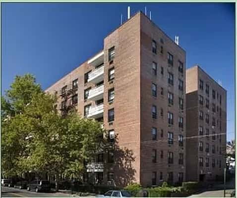45-15 Colden Street - Image 1