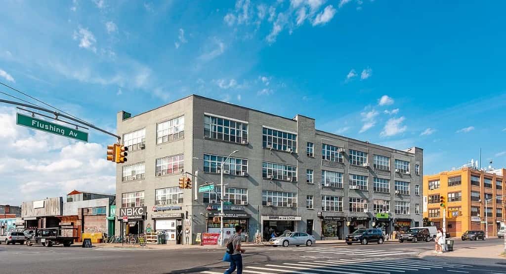 102 Thames St - Image 1