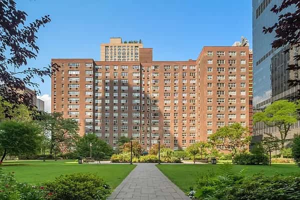 86 West   60 Street - Image 1