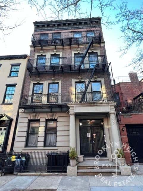 8 Garden Place - Image 1