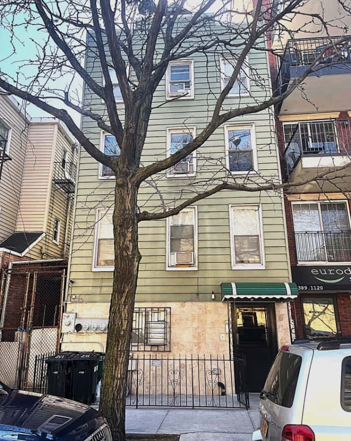 152 Java Street - Image 1