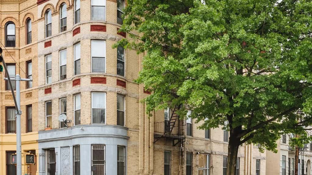 419 Jefferson Ave - Image 1