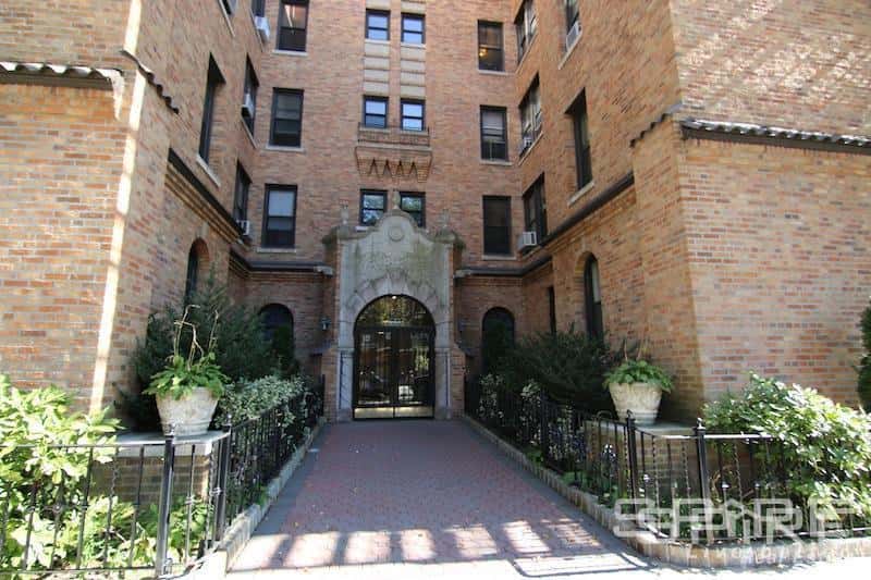 30-83 29 Street - Image 1