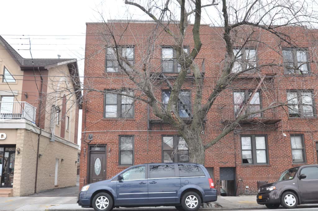 456 City Island Avenue - Image 1