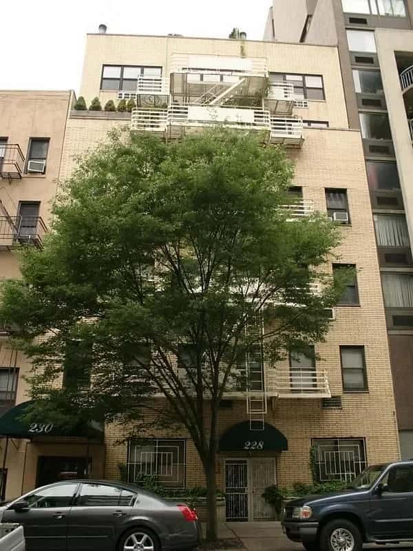 230 East   52 Street - Image 1