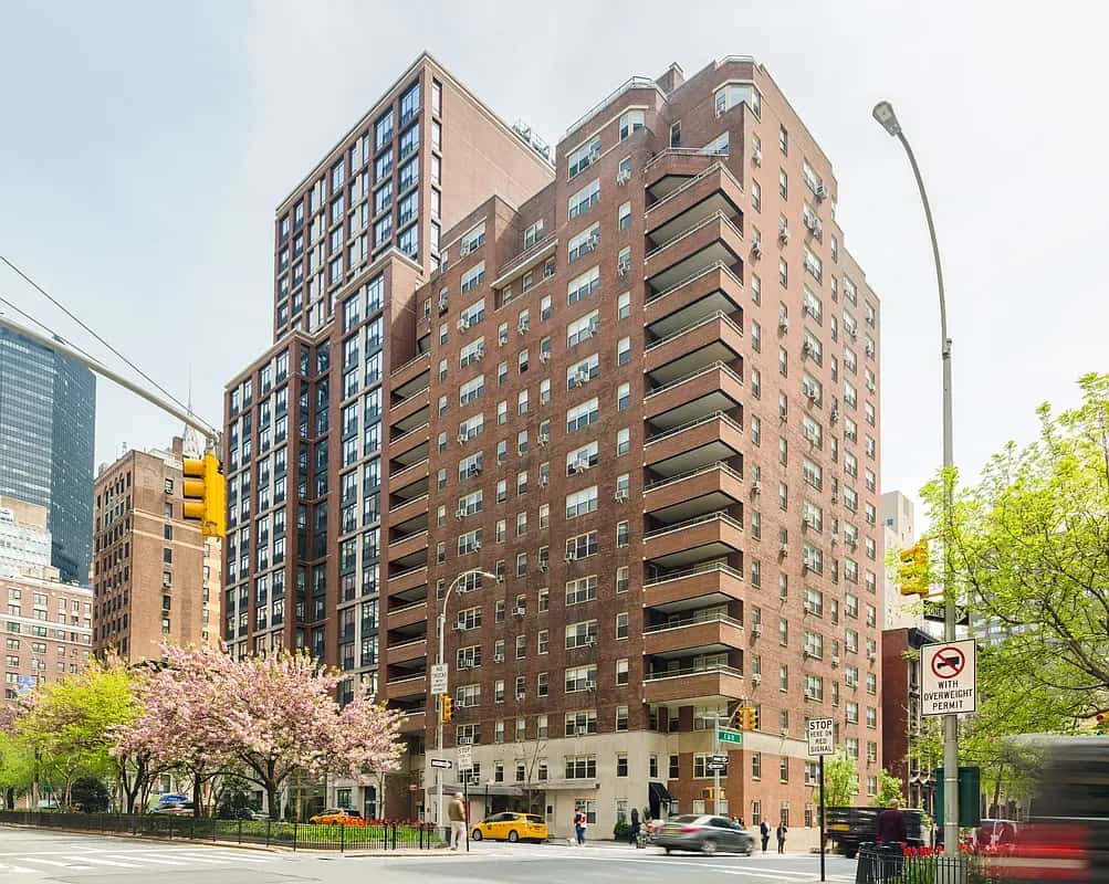 41 Park Avenue - Image 1