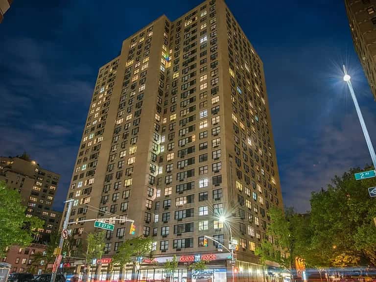 240 East 27 Street - Image 1