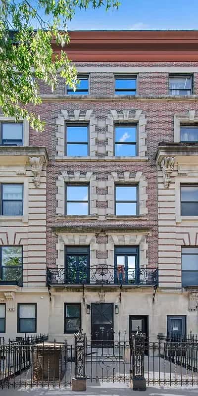 2110 5 Avenue - Image 1