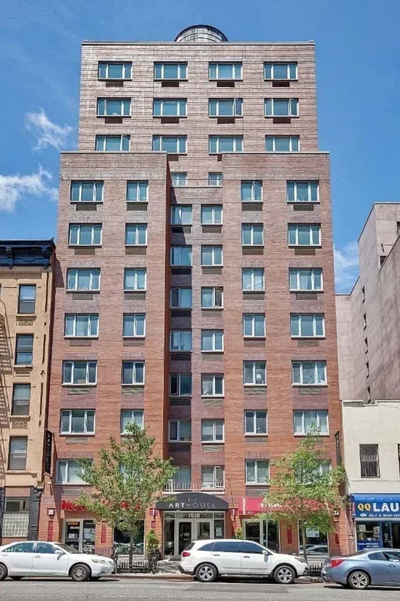 1810 3 Avenue - Image 1