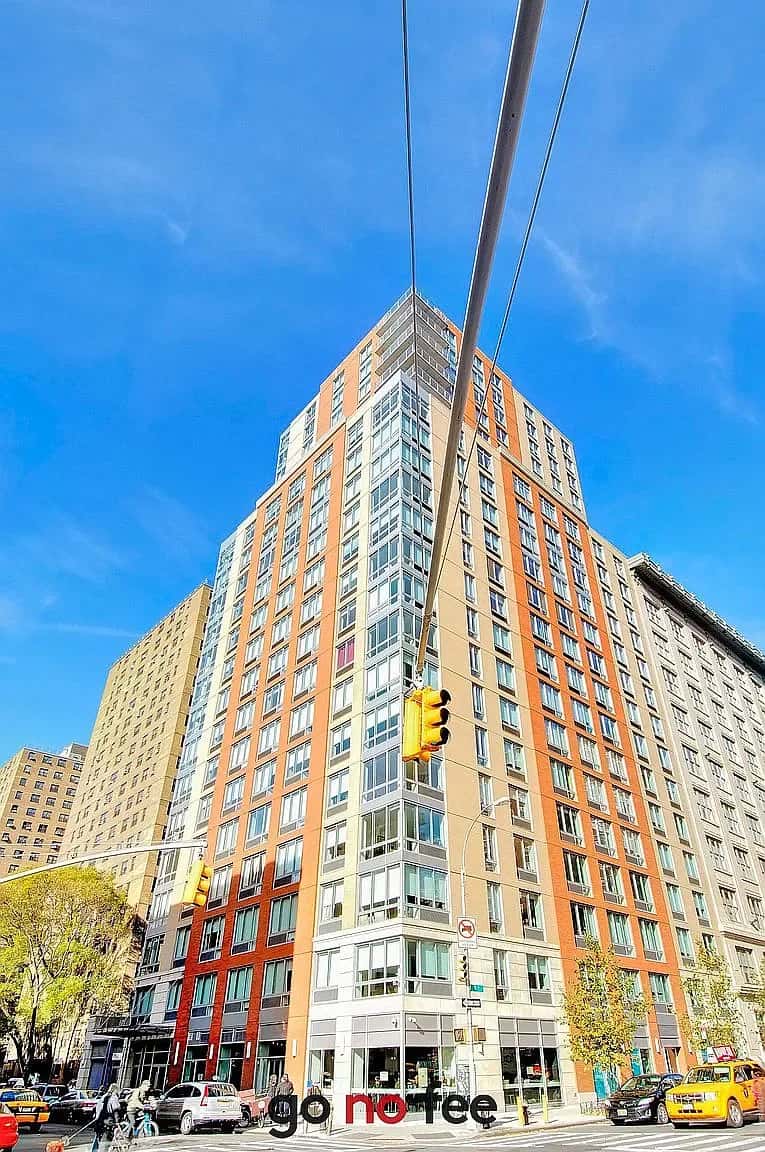 401 W 25 St - Image 1