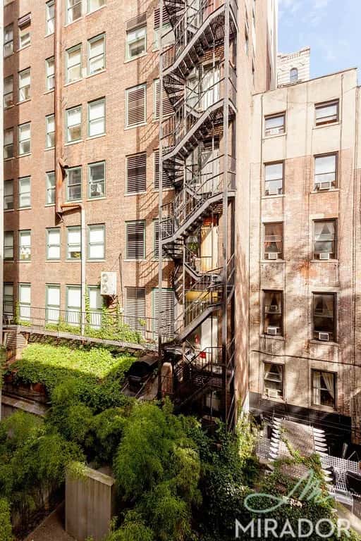 39 West 16 Street - Image 1