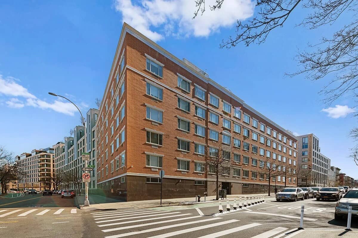 30-85 Vernon Boulevard
