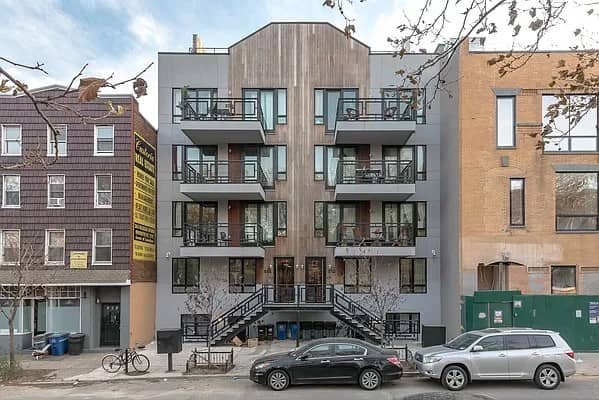 852 Metropolitan Avenue