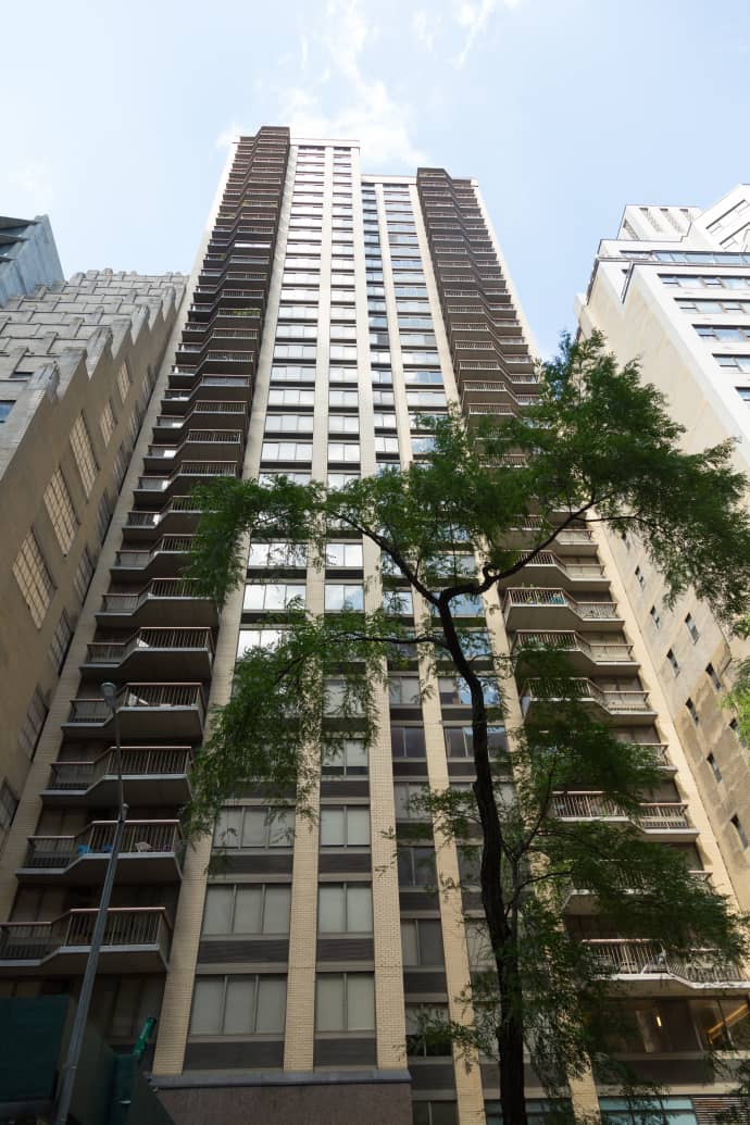 245 E 44 St