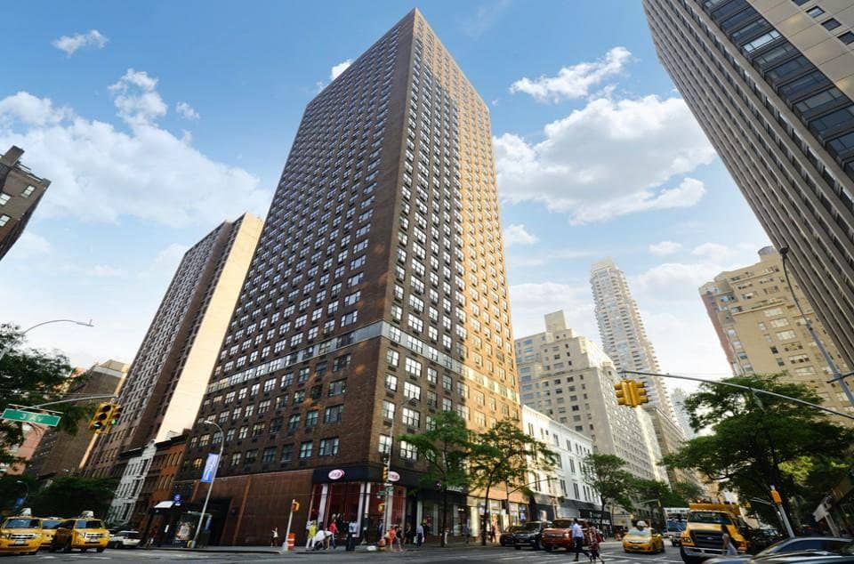 200 E 72 St